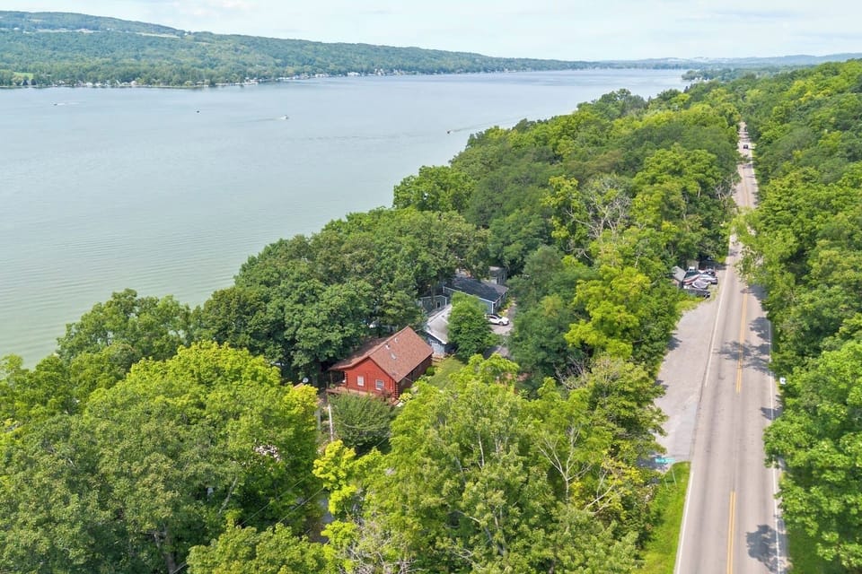 Scenic road along Honeoye Lake with convenient access to your peaceful Willow Beach retreat, surrounded by nature. ️