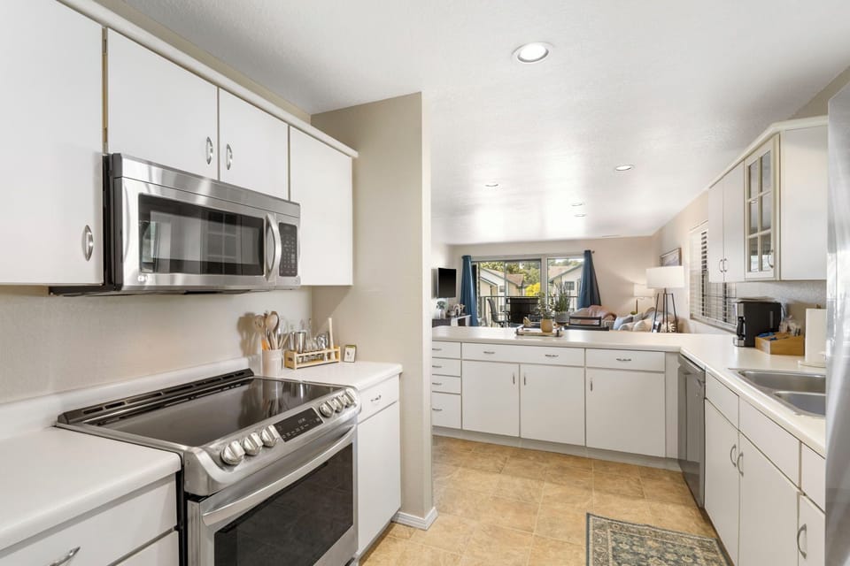 Full Kitchen with Upgraded Appliances