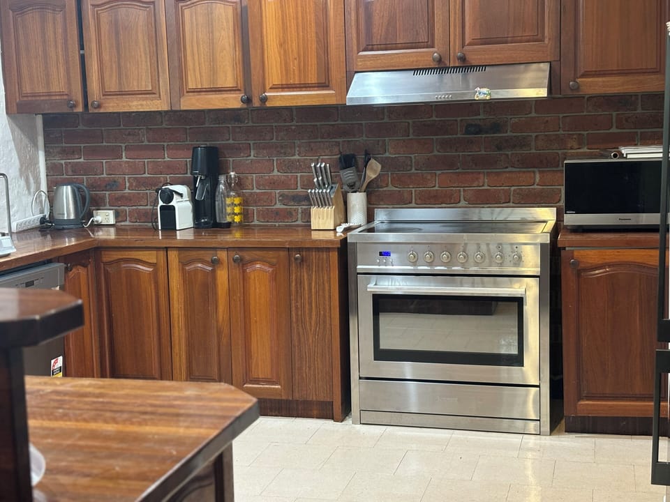 Fully-equipped kitchen 