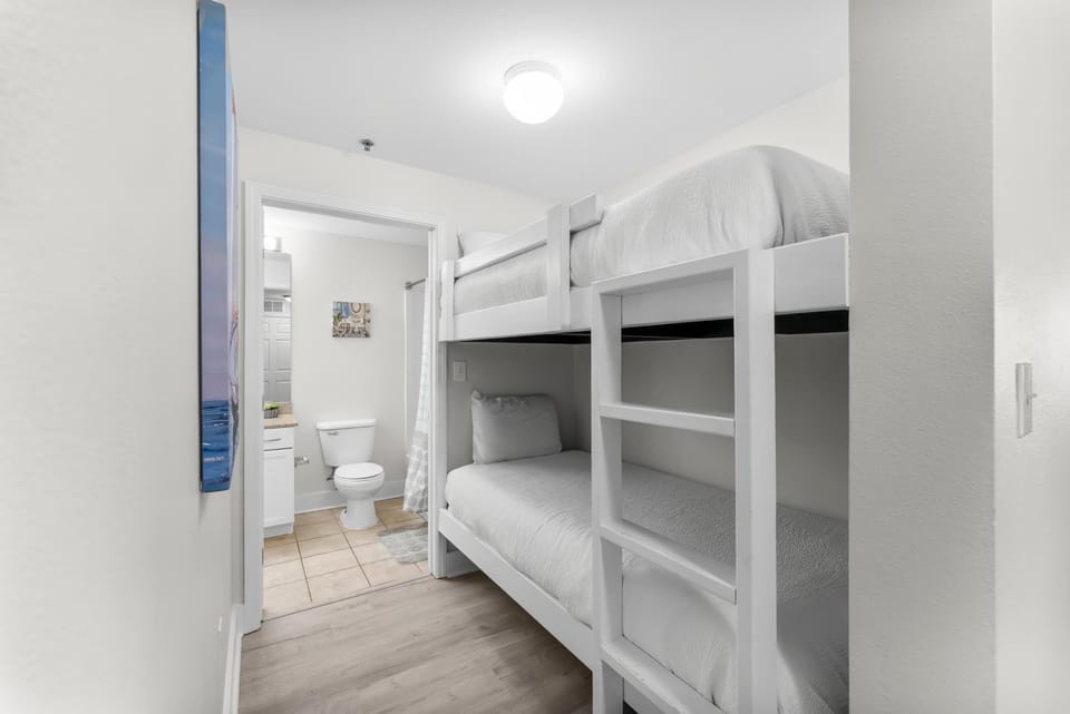 Bunk Alcove