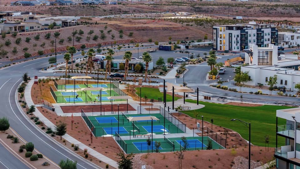 Community Pickleball Courts
