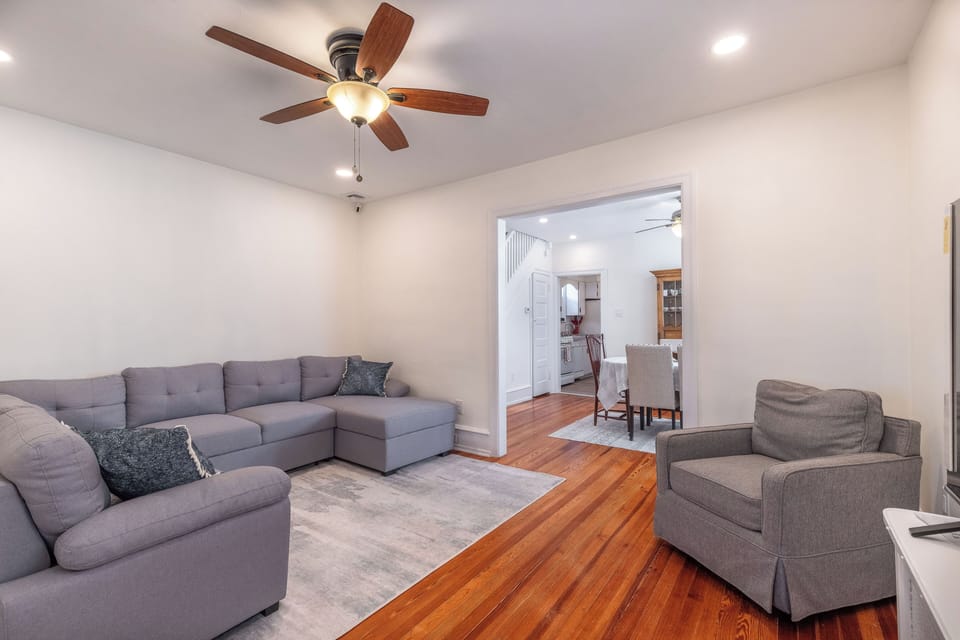 Livingroom with pop-up sofa