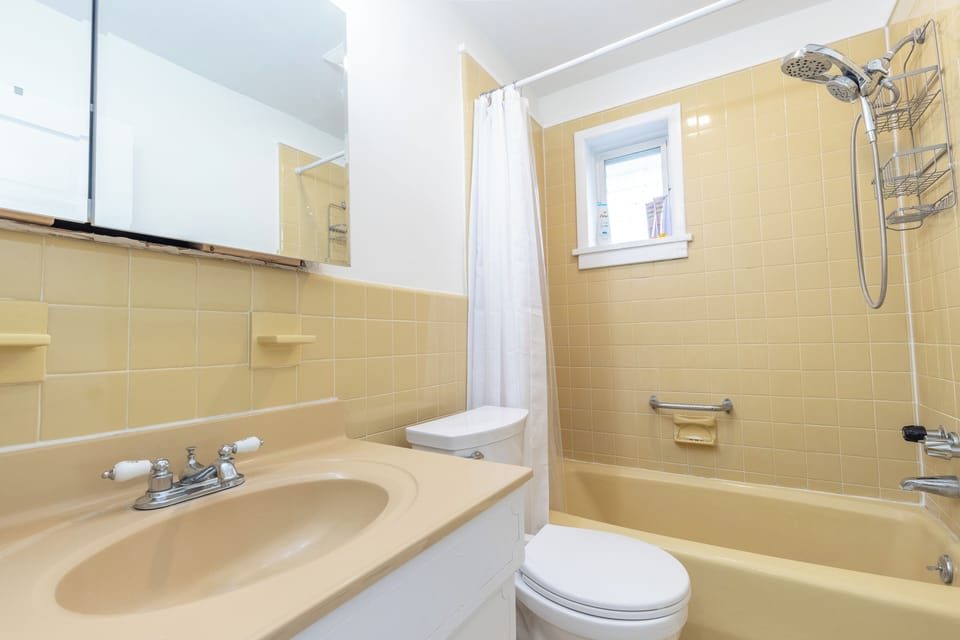 Bathroom with bathtub