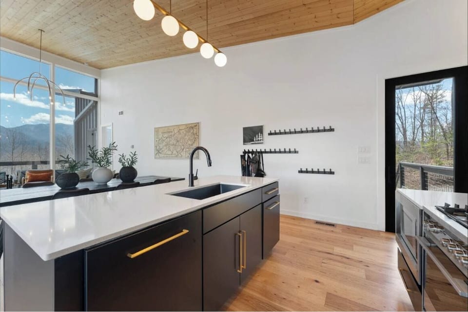 Fully equipped kitchen that is perfect to cook a gourmet meal with the family!