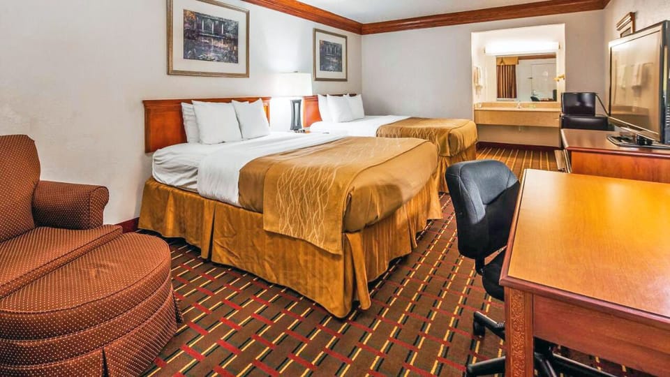 Unit with 2 Queen size beds