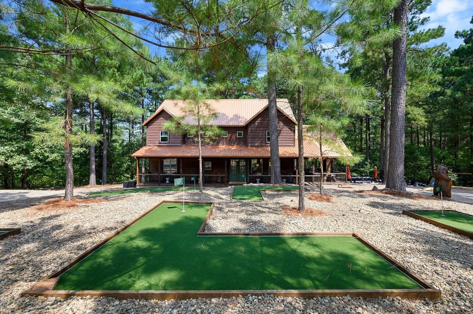 10 Holes of Mini Golf, just for you and your party!