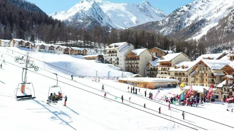 Snow and ski sports