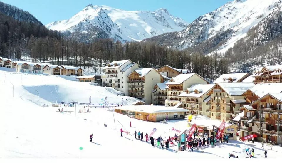 Snow and ski sports