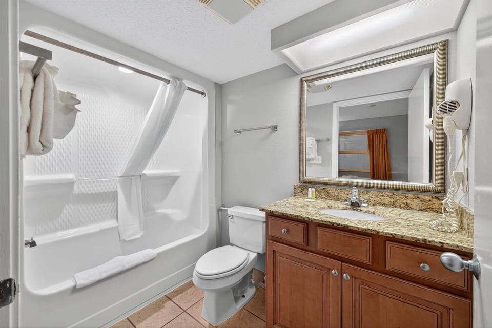 Bathroom 2 - Convenient full bathroom with tub/shower combination make getting ready a breeze for everyone.