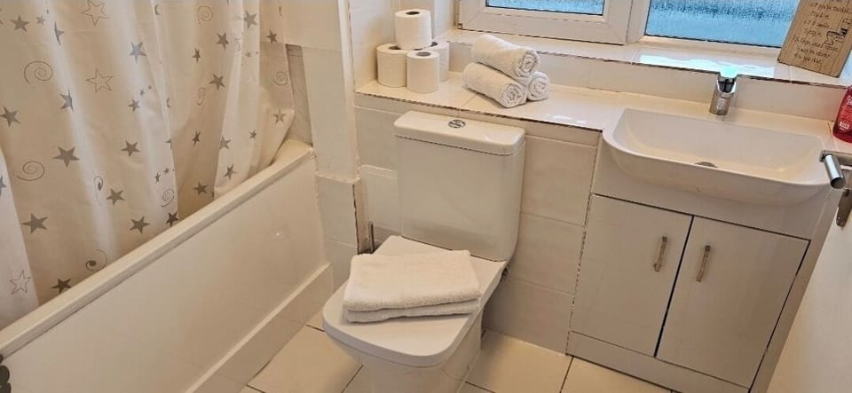 New Refurbished Bathroom. 
Bath Tube with Shower 
Clean and tidy 