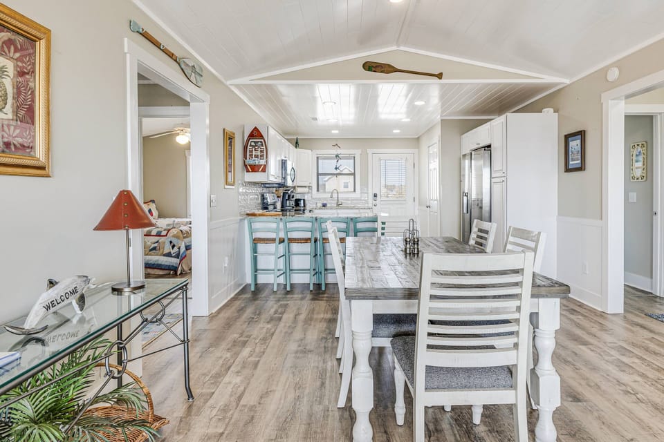 Dining table with seating for 6.