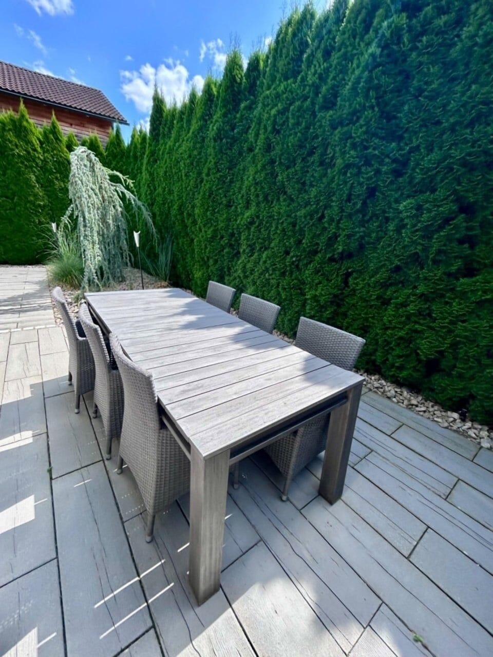 Outdoor dining