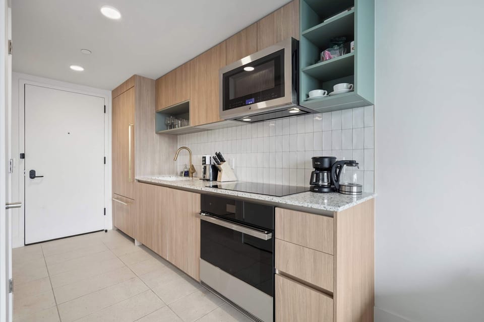 Fully equipped kitchen to prepare meals at home!