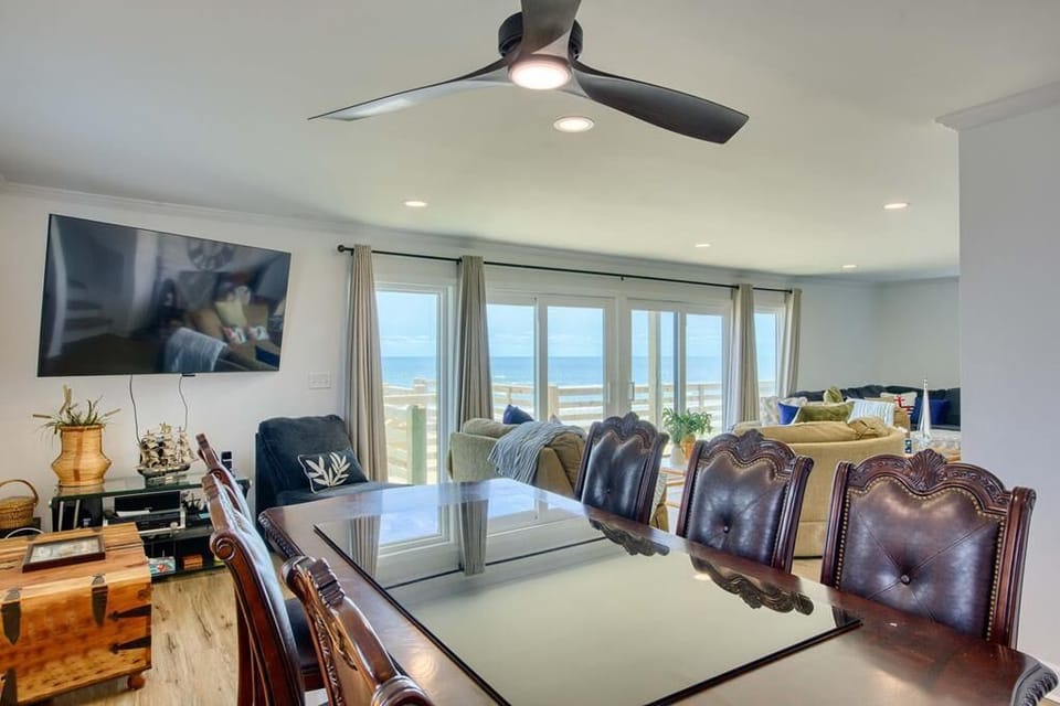 Level 2 Oceanfront Dining with a View in Topsail