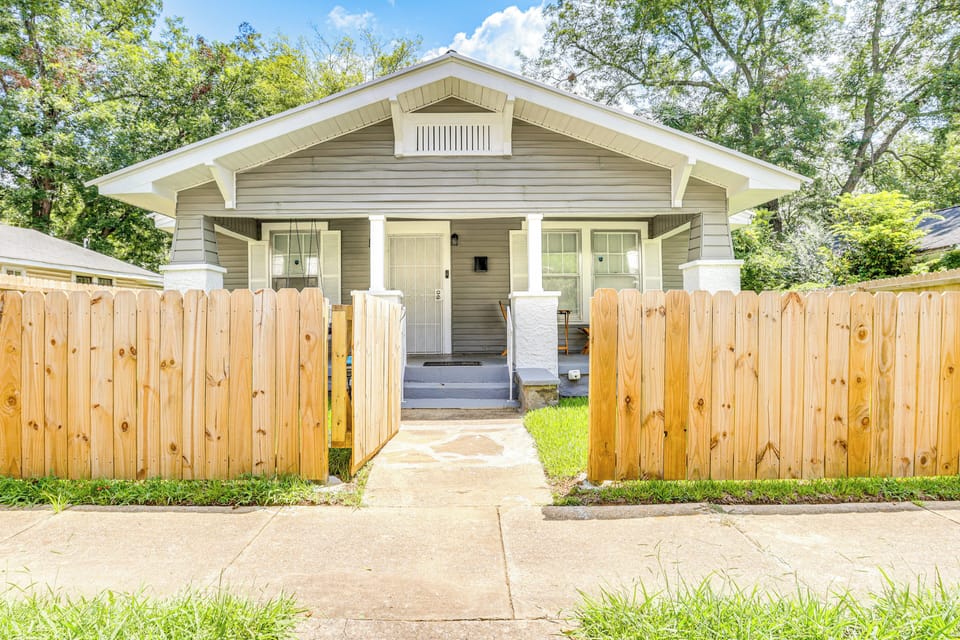 Property Exterior | Front Entrance