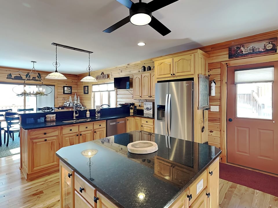Spacious Full Kitchen w/ Stainless Steel Appliances & Island