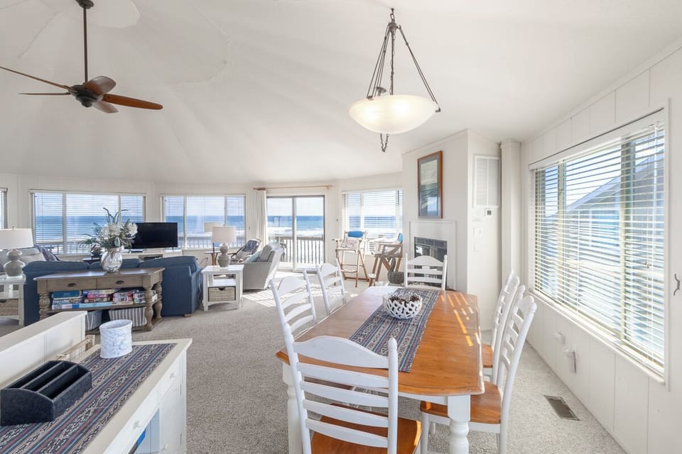 Top Level Dining Area