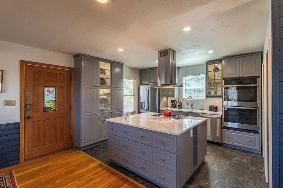 Mid Level Kitchen