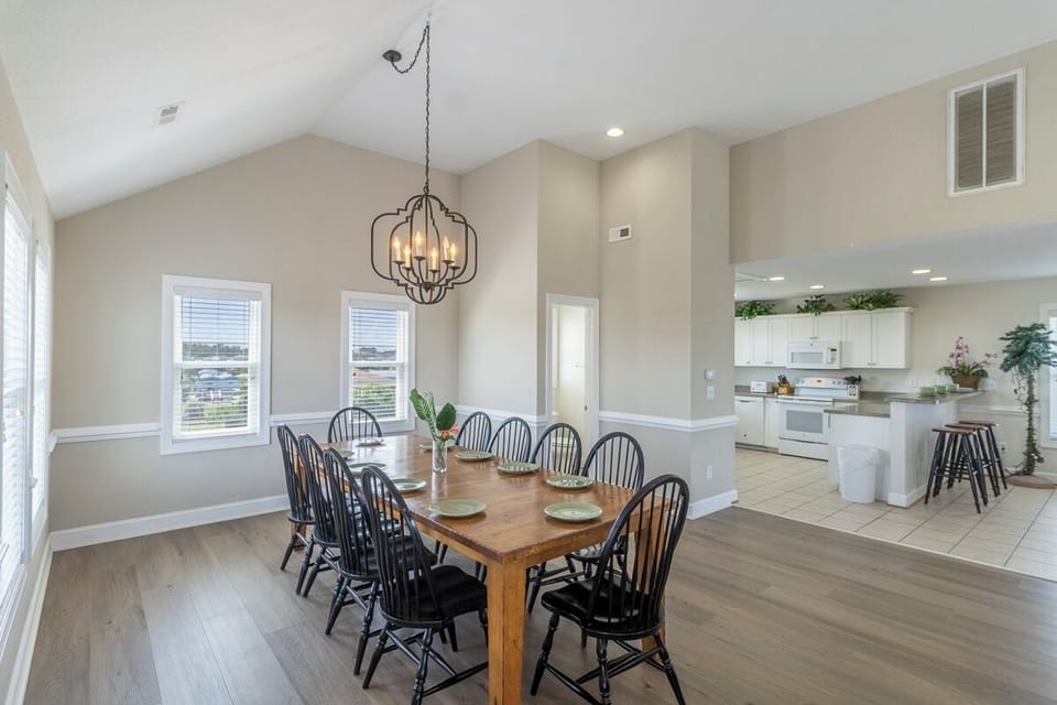 Top Level Dining Area