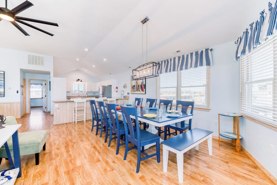 Top Level Dining Area