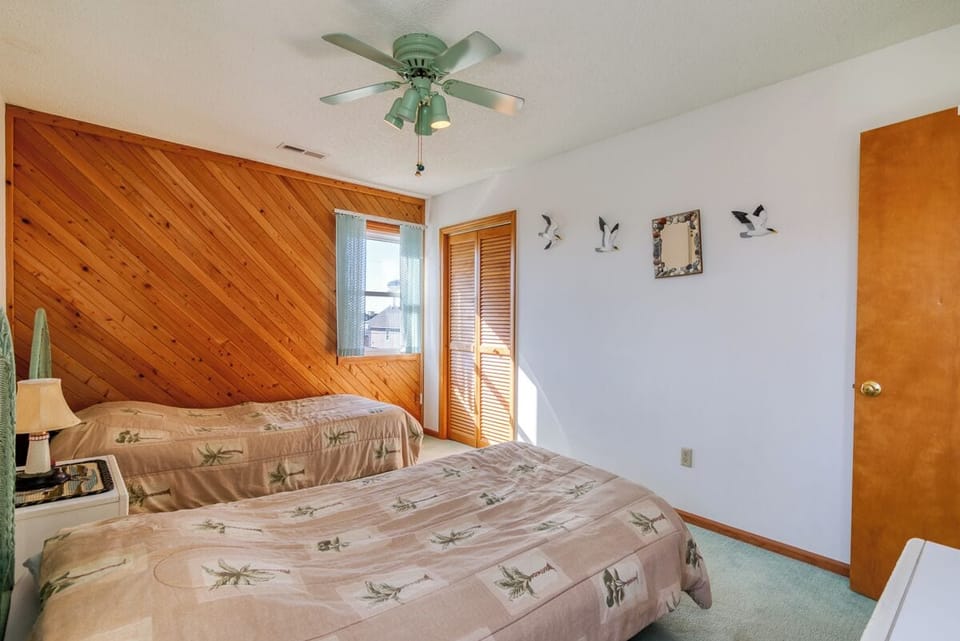 Top Level Twin Bedroom