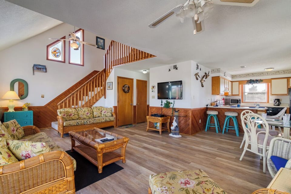 Mid Level Living Area