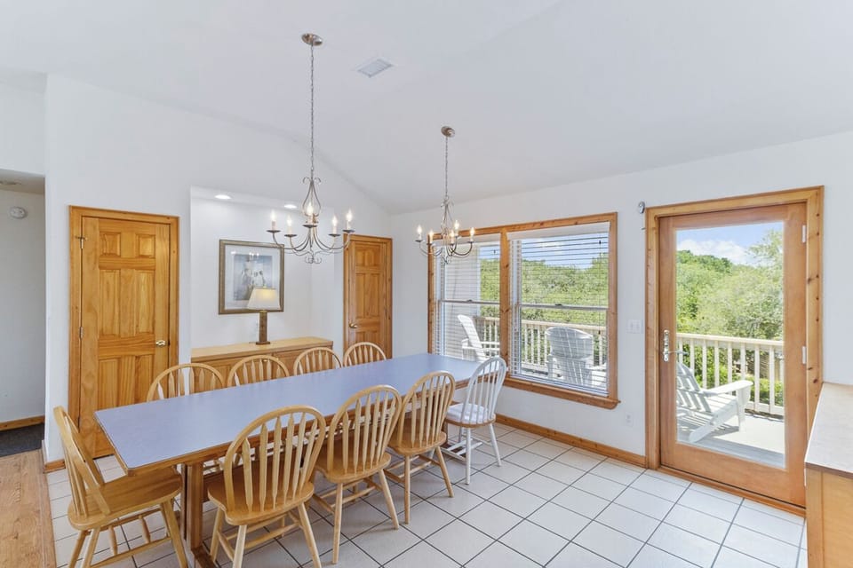 Top Level Dining Area