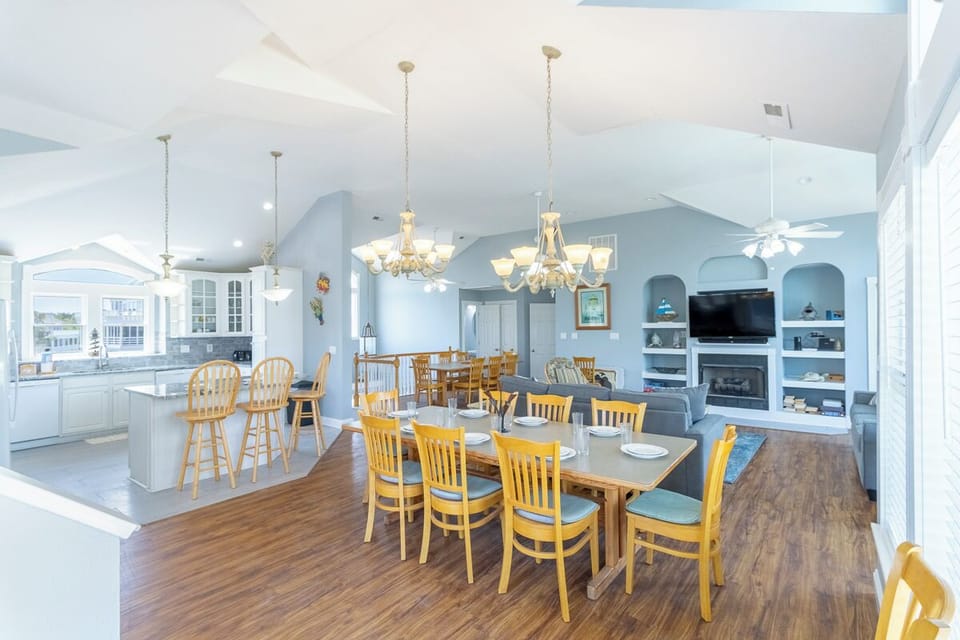 Top Level Dining Area