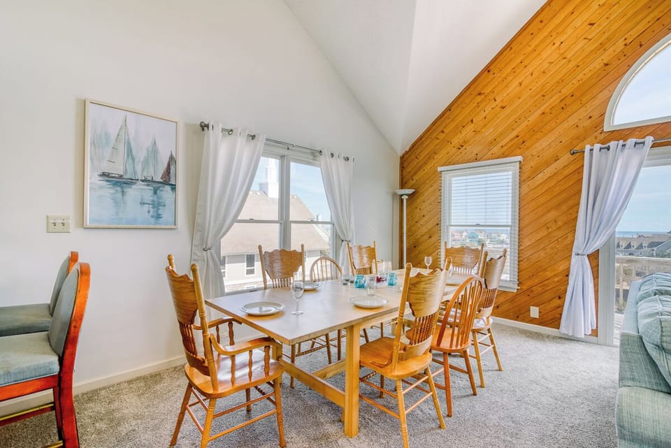 Top Level Dining Area