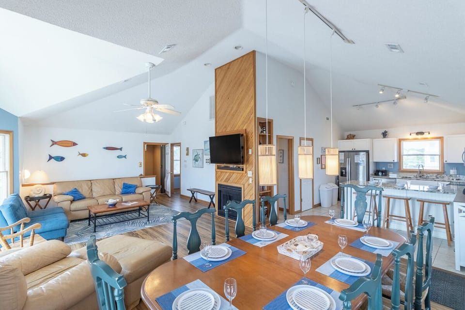 Top Level Dining Area