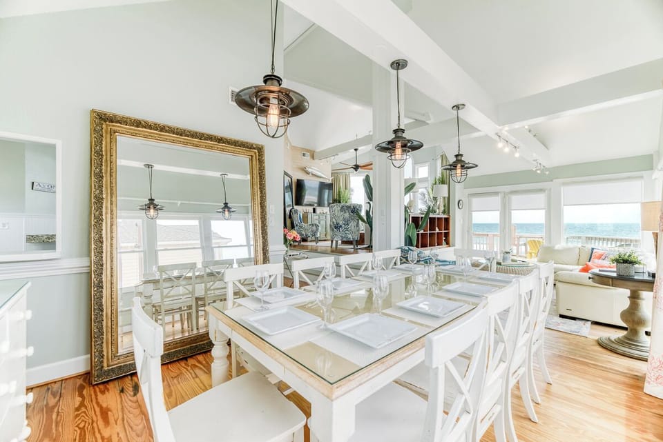 Top Level Dining Area