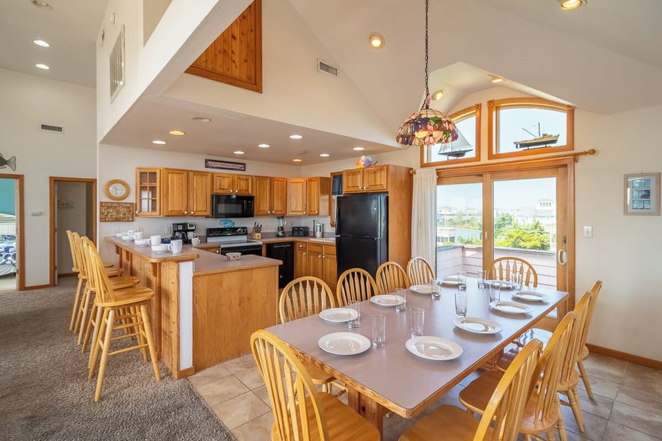 Top Level Dining Area