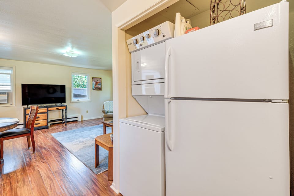 Washer & Dryer | Detergent Provided