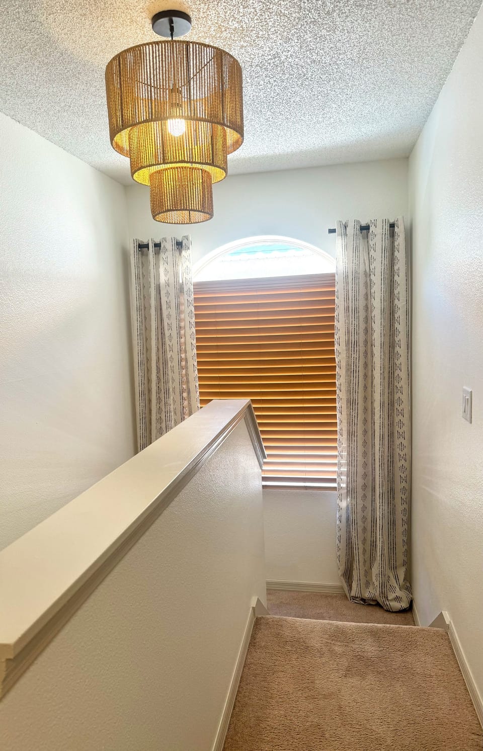 Landing area leading to the bedrooms