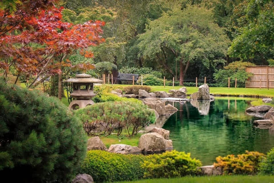 Holland Park Japanese Gardens Six minute walk from Flat