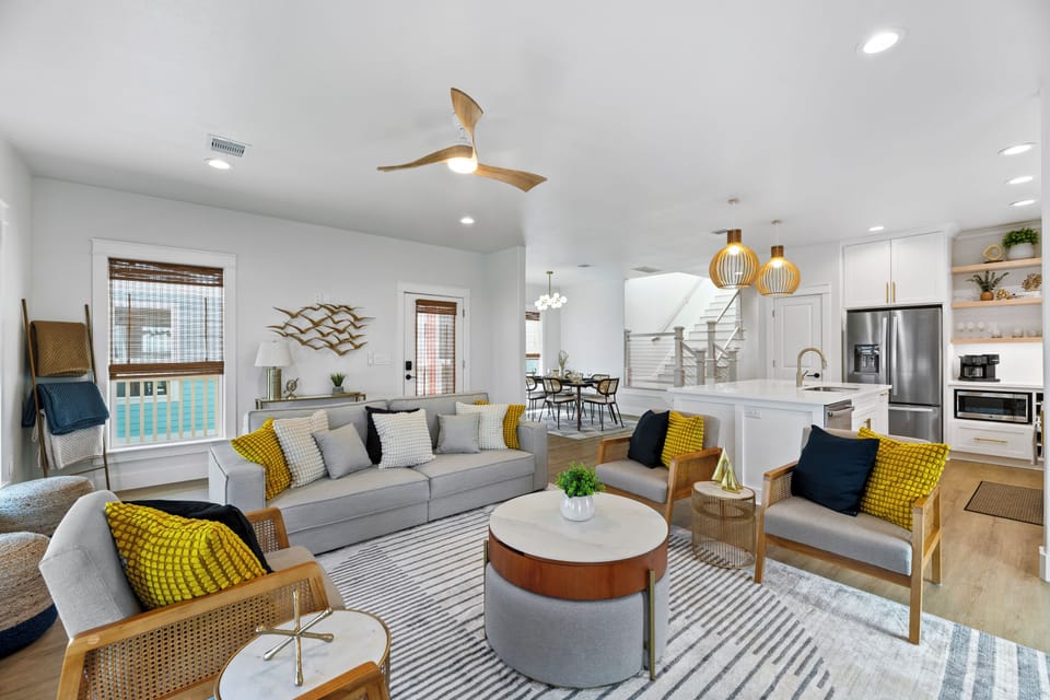Living room with plenty of space to gather!