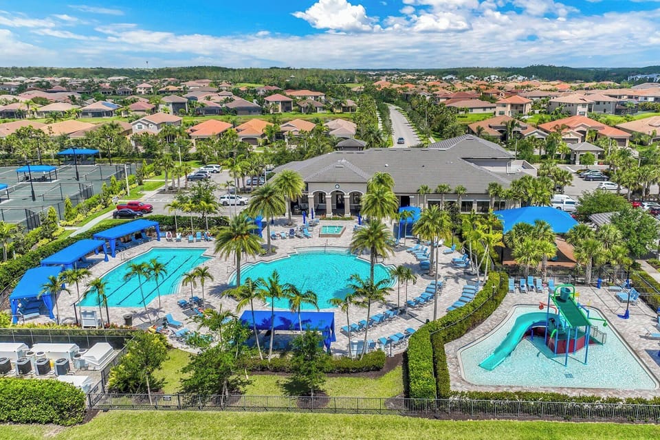 Welcome to Marina Bay in Ft. Myers
