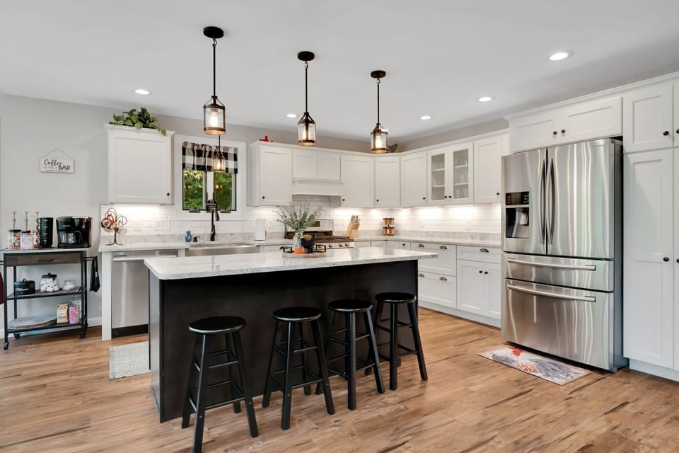 Large, fully equipped kitchen