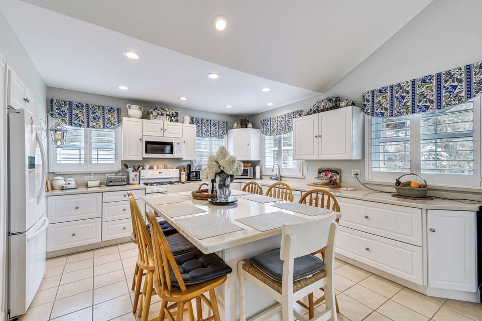 Kitchen | 1st Floor | Keurig & Drip Coffee Makers | Blender | Cooking Basics