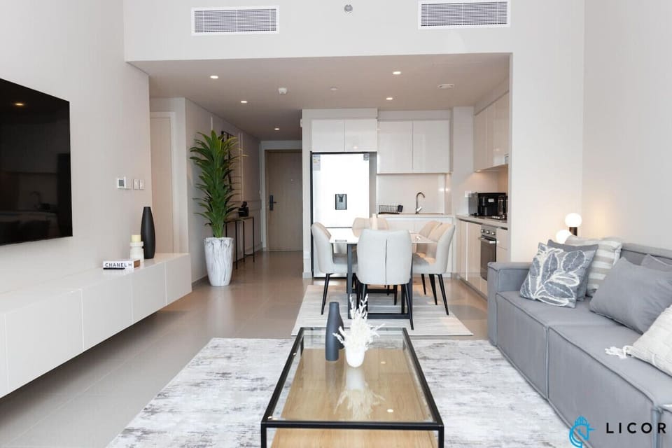 From the sleek coffee table to the tasteful artwork adorning the walls, every detail has been meticulously curated to create a refined atmosphere.