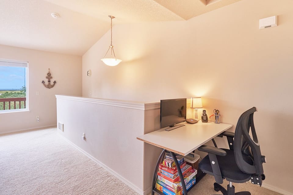 For those who must work on vacation-a desk for your convenience