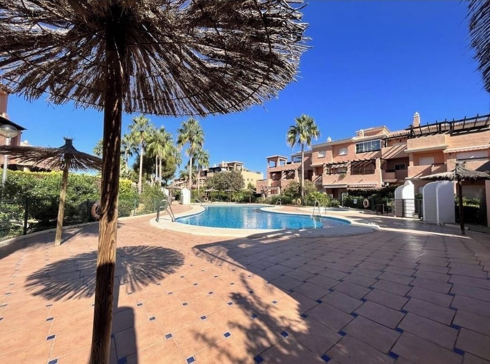 Piscina de la urbanización