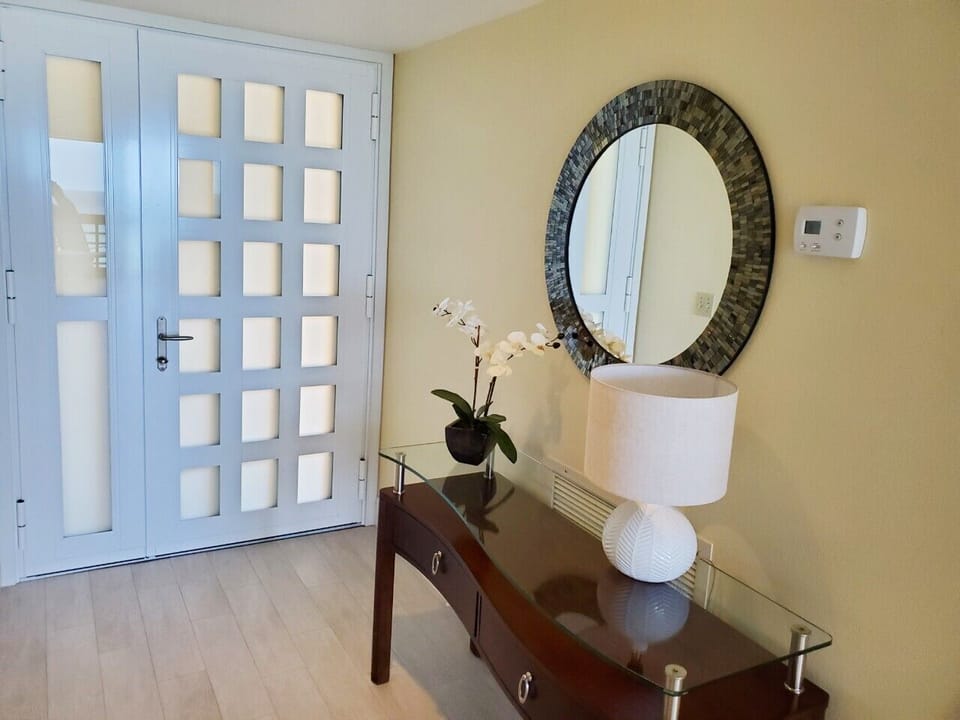 Beachplace 1-401 entry