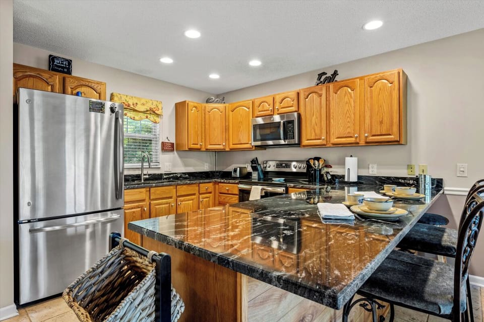 Mountains 4 Miles' fully-equipped kitchen