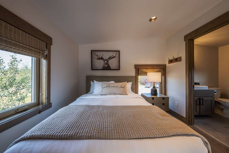 Loft room with queen bed, and ensuite 