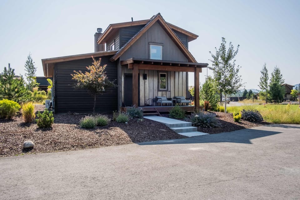 Welcome to 2 Wood Retreat!