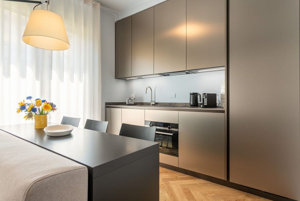 Dining Room, Kitchen
