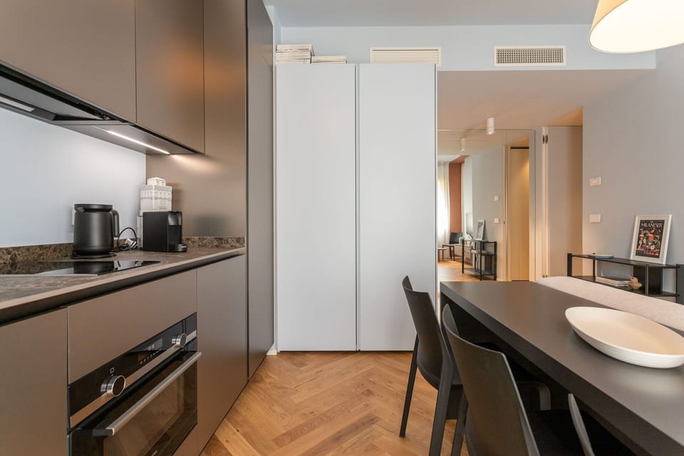 Dining Room, Kitchen