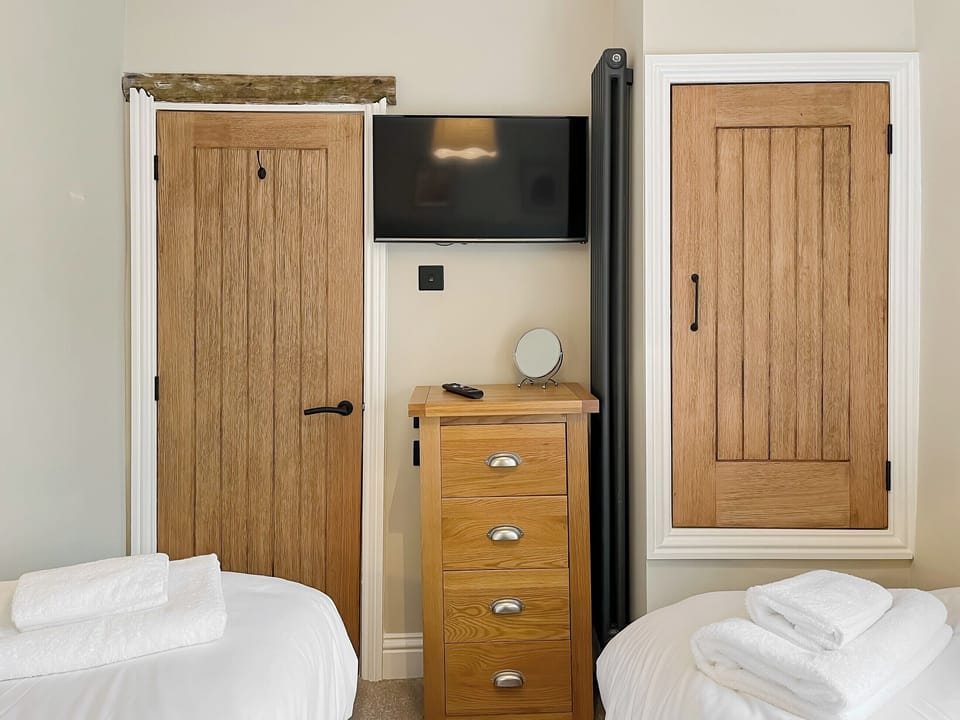 Twin bedroom | Cosy Cottage, Howden, Nr Goole