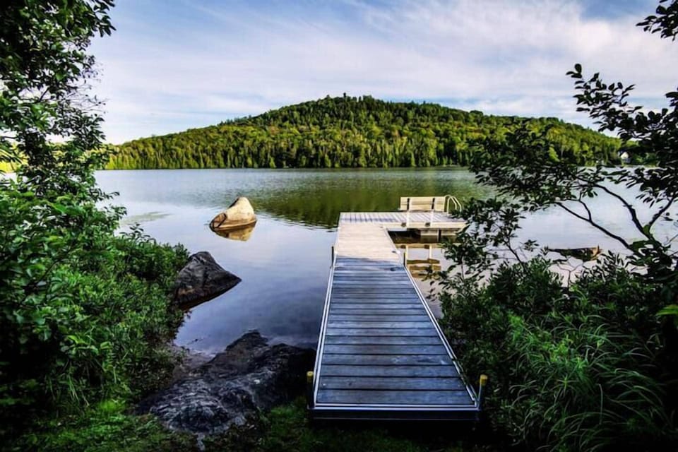 Du Bonheur au Lac Pare by LAKFRONT RENTALS - DECK